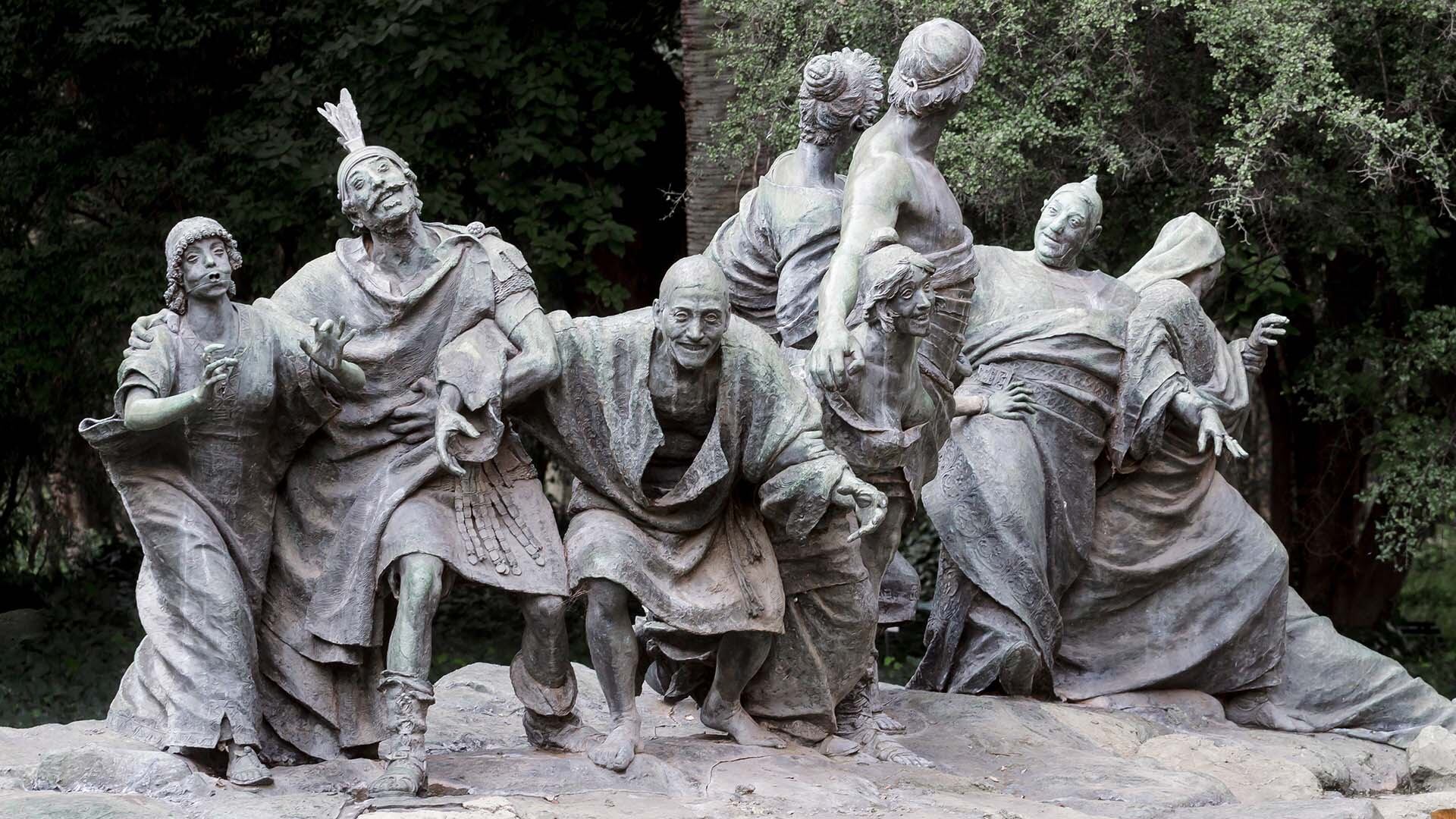Saturnalia, una de las 33 esculturas del Jardín Botánico. El grupo escultórico fue creado por el italiano Ernesto Biondi y su original se encuentra expuesto en la Galería de Arte Moderno en Roma