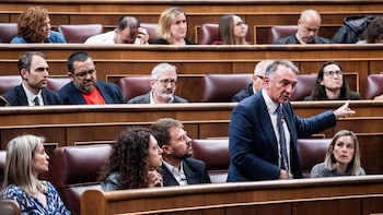 Sumar se mueve entre el malestar con el PSOE y el alivio al apreciar que se aleja la presunta financiación irregular