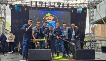 Una iniciativa de músicos y custodios promueve la ruptura de barreras y el fortalecimiento de la esperanza, mostrando la capacidad del arte para cambiar la convivencia en contextos hostiles - crédito captura de pantalla @simbiontesoficial / Instagram