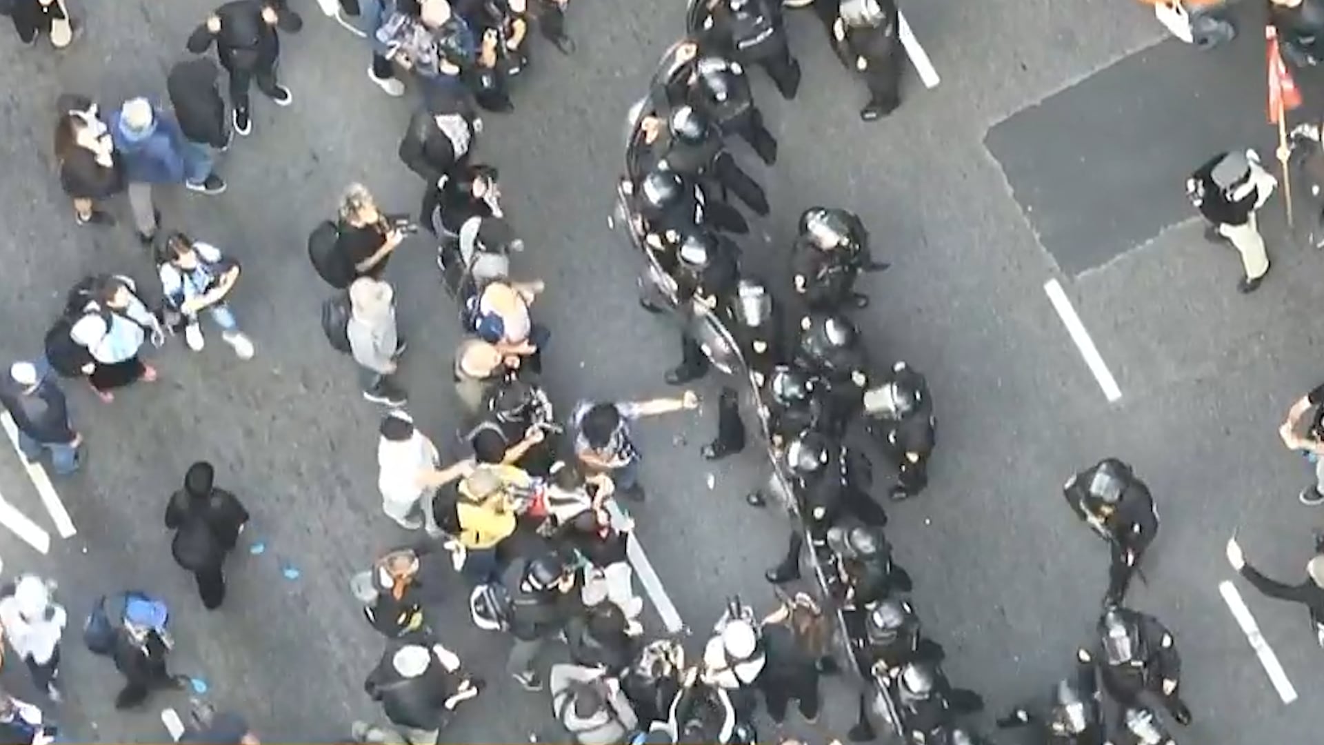 Minutos antes del inicio de la marcha se registraron los primeros incidentes (captura de video)