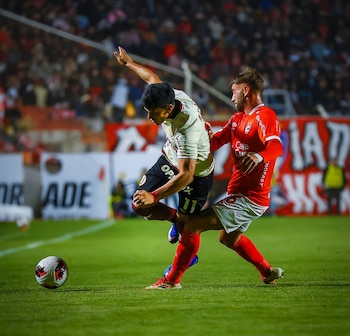 José Rivera tuvo una chance clara para anotar, pero falló de cara al arco de Cienciano. - créditos: Liga 1