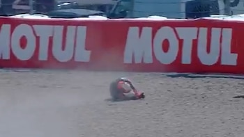 El accidente de Marco Bezzecchi en el MotoGP que le provocó una fractura de clavícula