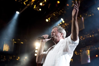 Ian Gillan, voz emblemática de Deep Purple, responde a los rumores sobre su salida de la banda y reafirma su compromiso con la música (EFE/DOMINIC FAVRE)
