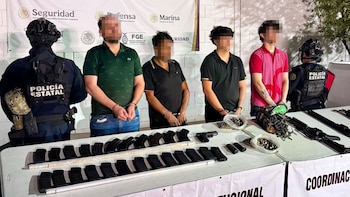 Grupo de Operaciones Especiales asegura arsenal y detiene a cuatro hombres en la colonia Villa Universidad de Culiacán