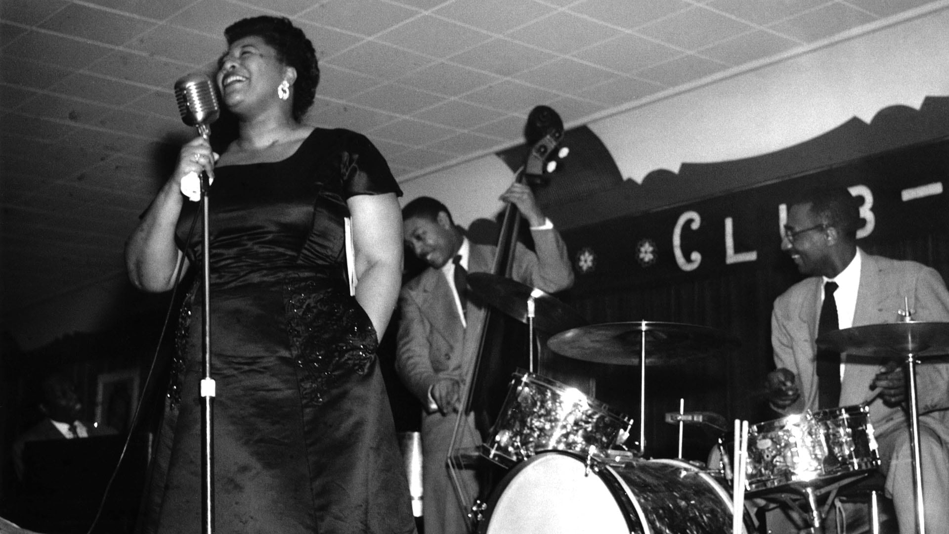 Ella Fitzgerald (Photo by Irv Kline/Redferns)