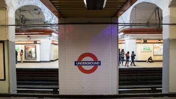 Metro CDMX cierra estación Auditorio