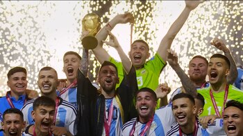 Distintos rostros del fútbol conversan