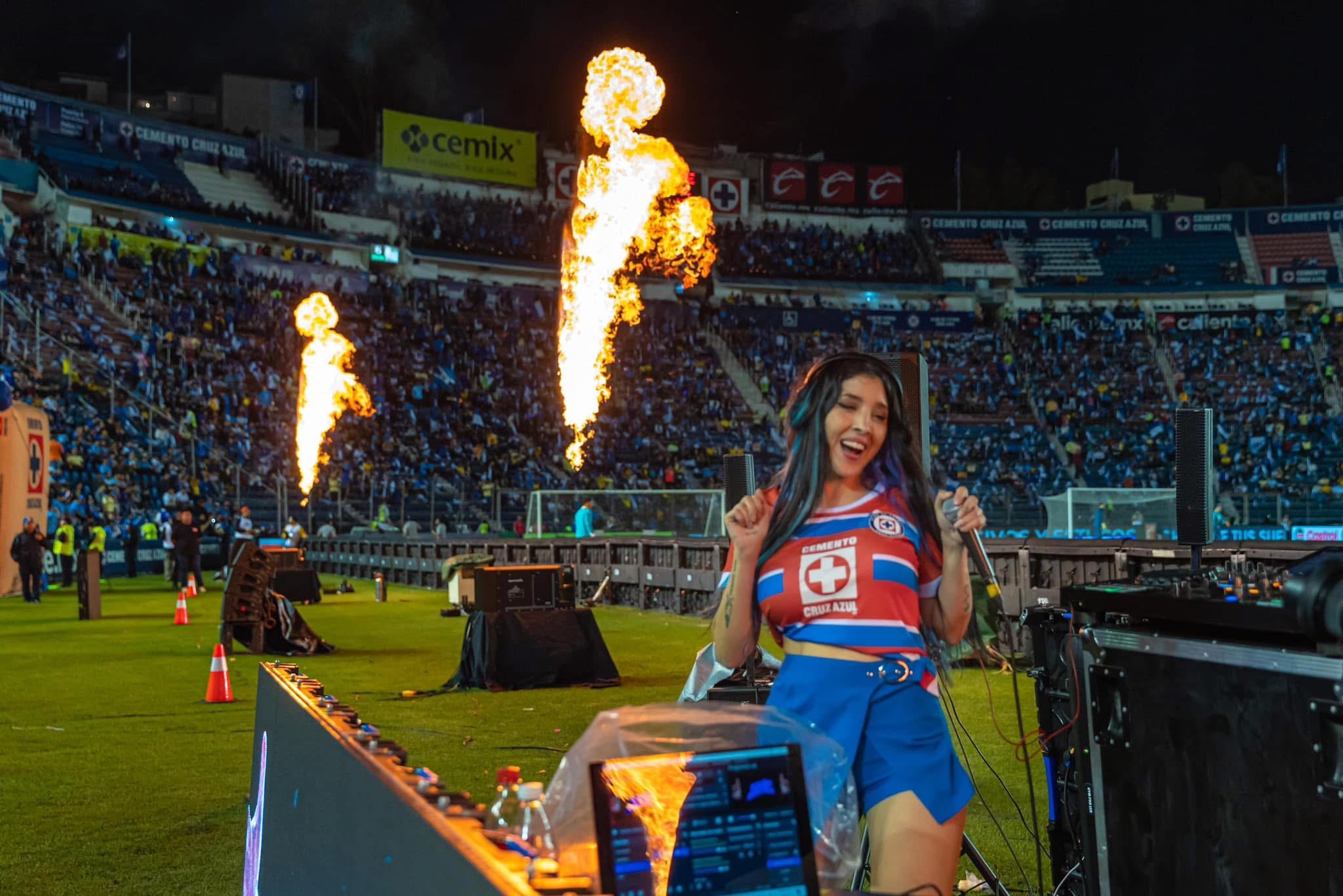 Dj Shei, en uno de los eventos organizados en el estadio del Cruz Azul
