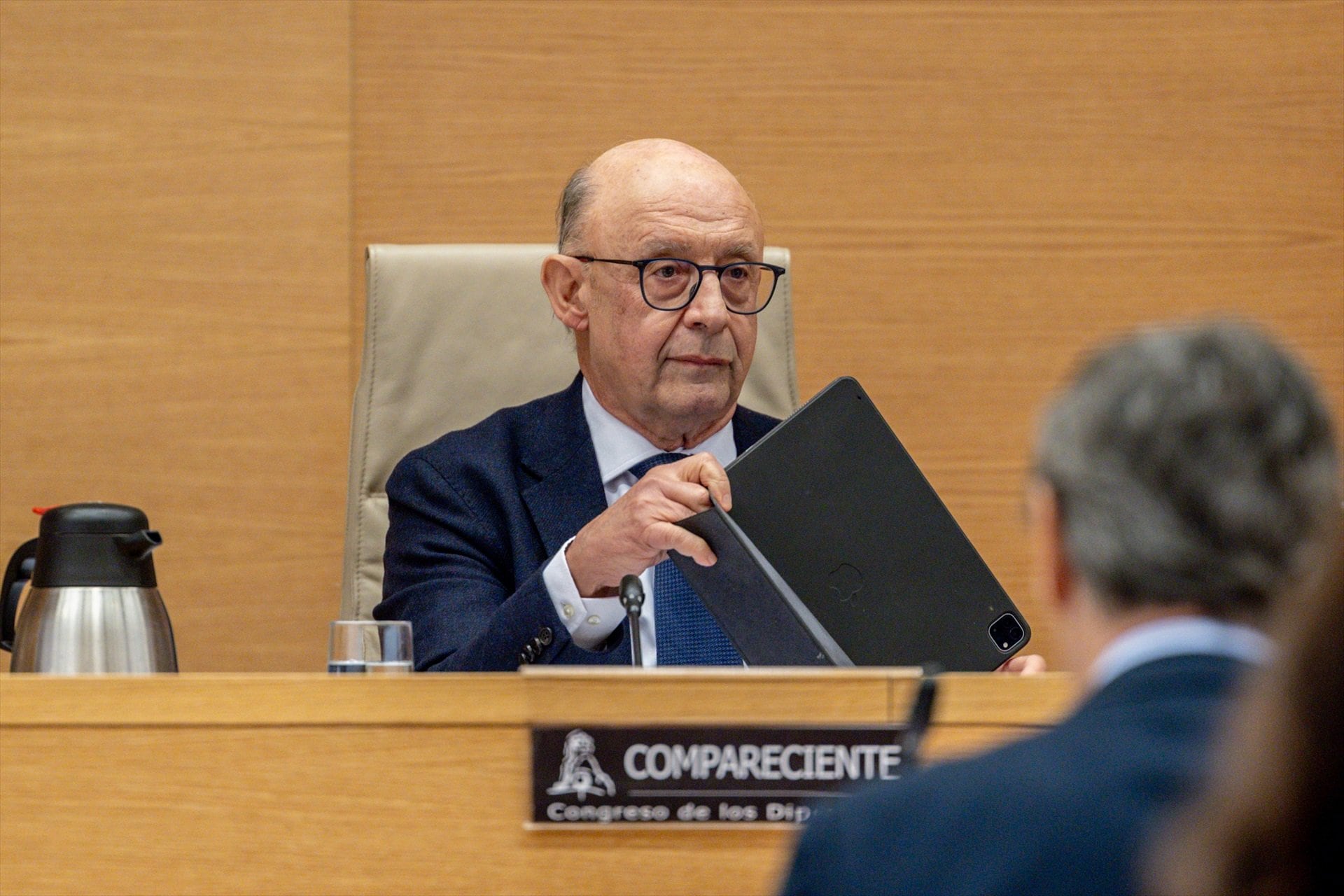 El exministro de Hacienda y Función Pública, Cristóbal Montoro, comparece ante la comisión de Investigación sobre la denominada ‘Operación Cataluña’. (Ricardo Rubio / Europa Press)