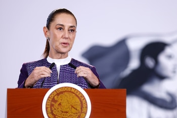 Claudia Sheinbaum reconoció que persisten problemas en el IMSS, entre ellos el surtimiento de medicamentos y las condiciones laborales de parte del personal. EFE/Sáshenka Gutiérrez