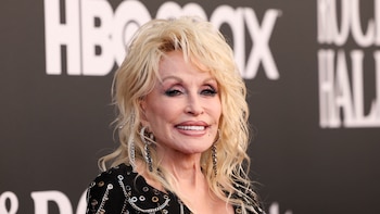 Dolly Parton dejó un mensaje para graduados de Imagination Library: “Cada libro es un tesoro”