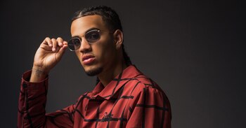 Fotografía de archivo cedida por Carbon Fiber Music donde aparece el cantautor puertorriqueño Carlos Javier Sánchez, conocido artísticamente como Milly, quien lanzó su primer álbum, "Honey Bee", disco que está disponible en todas las plataformas digitales a partir de este viernes. "Honey Bee", publicado bajo el sello discográfico Carbon Fiber Music, marca el primer álbum oficial del artista en el género latino, un trabajo que incluye 14 canciones con temas ya en el mercado como "Date Tu Guille", junto a Rauw Alejandro, Myke Towers y Sharo Towers. EFE/Carbon Fiber Music