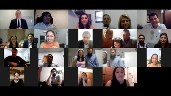 Los invitados y novios durante