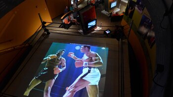 Muhammad Ali (Casius Clay) anunciaba