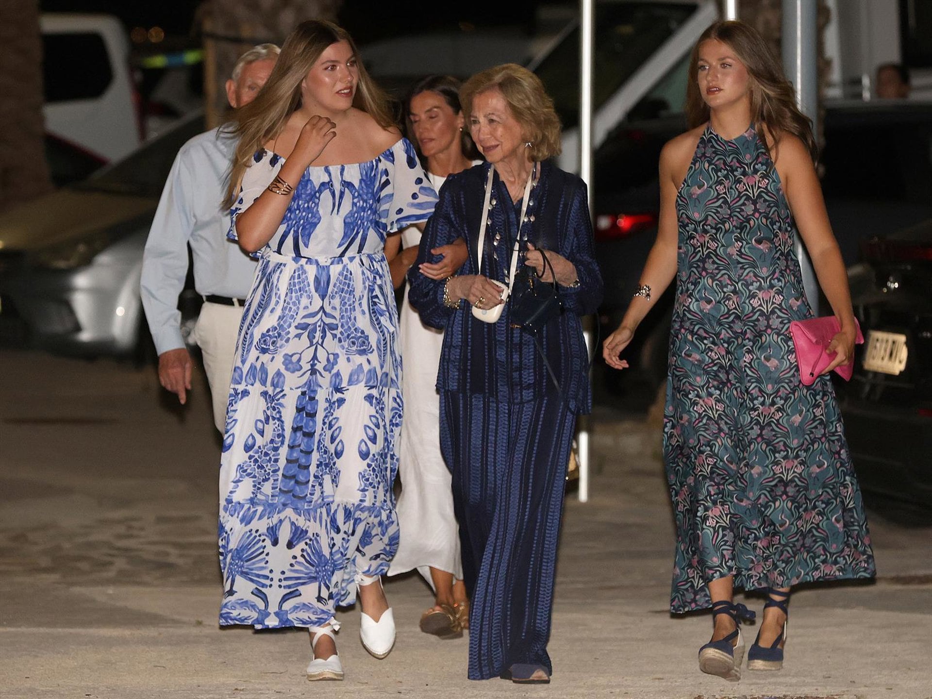 La Familia Real disfruta de una cena junto a la reina Sofía en uno de sus restaurantes favoritos