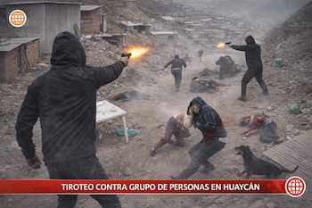 Dos hombres encapuchados disparan pistolas en un área polvorienta con edificios precarios; varias personas yacen en el suelo y otras huyen, un perro ladra.