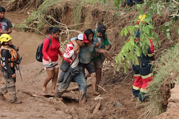 Una persona es rescatada en