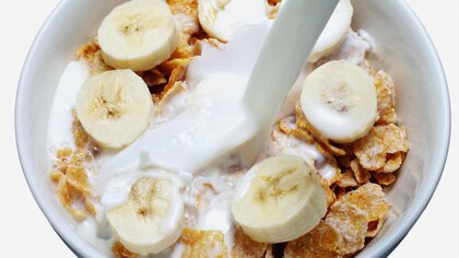 Que tan saludable es desayunar cereal con frutas todos los días