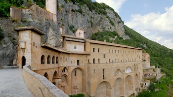 El tesoro desconocido de Roma: un santuario en la montaña, una cueva y cocina tradicional
