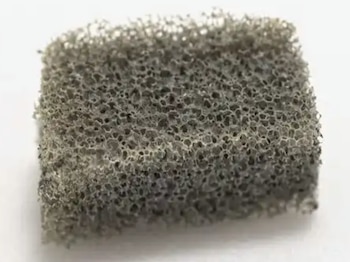 El pequeño robot usa un