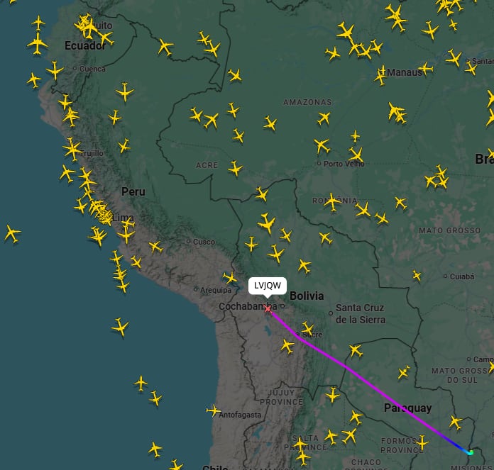 Captura del vuelo donde viaja Flavio Bolsonaro rumbo a Ecuador