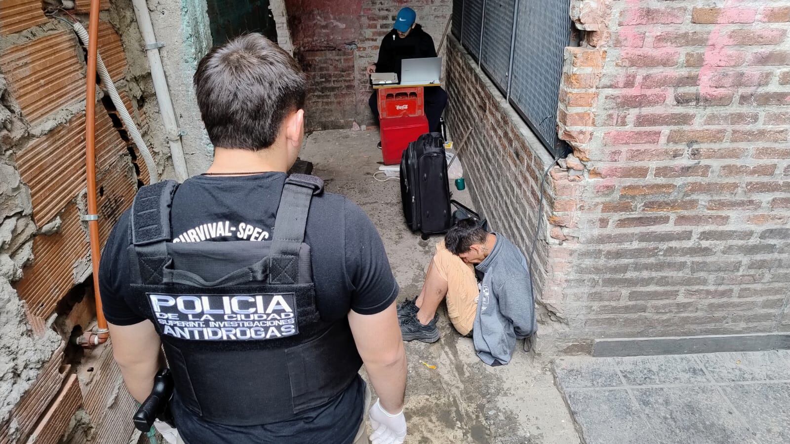 Tenían un sistema de vigilancia y acopiaban la droga en departamentos