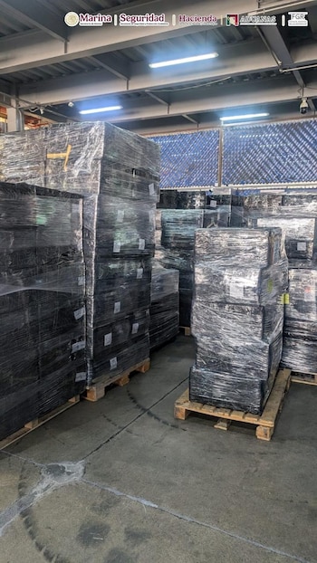 Interceptan en el AICM más de dos millones de cigarros apócrifos: llegaron etiquetados como palillos perfumados. Marina