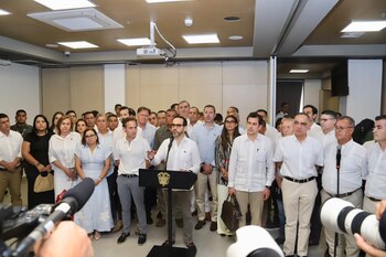 El presidente Abelardo de la Espriella encabezó una reunión en Santa Marta para analizar la situación del Magdalena - crédito @CarlosPinedoC/X