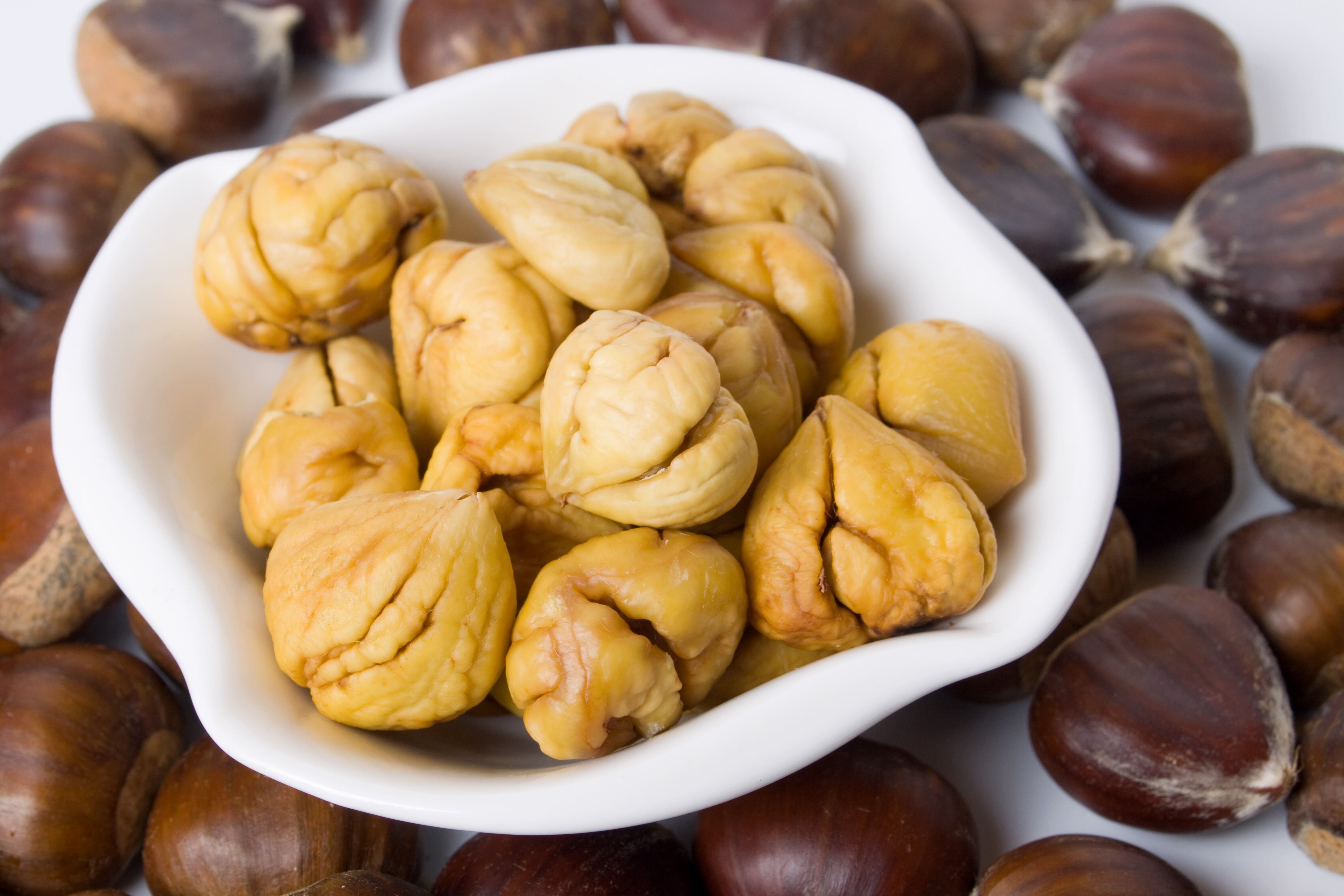 Cómo hacer castañas cocidas, para disfrutar por sí solas y para preparar recetas otoñales