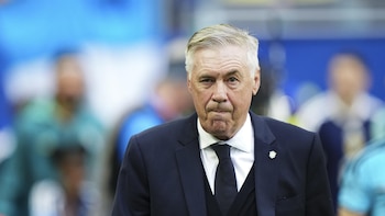 AMP. Carlo Ancelotti visita a José Mourinho y la plantilla del Real Madrid en Valdebebas