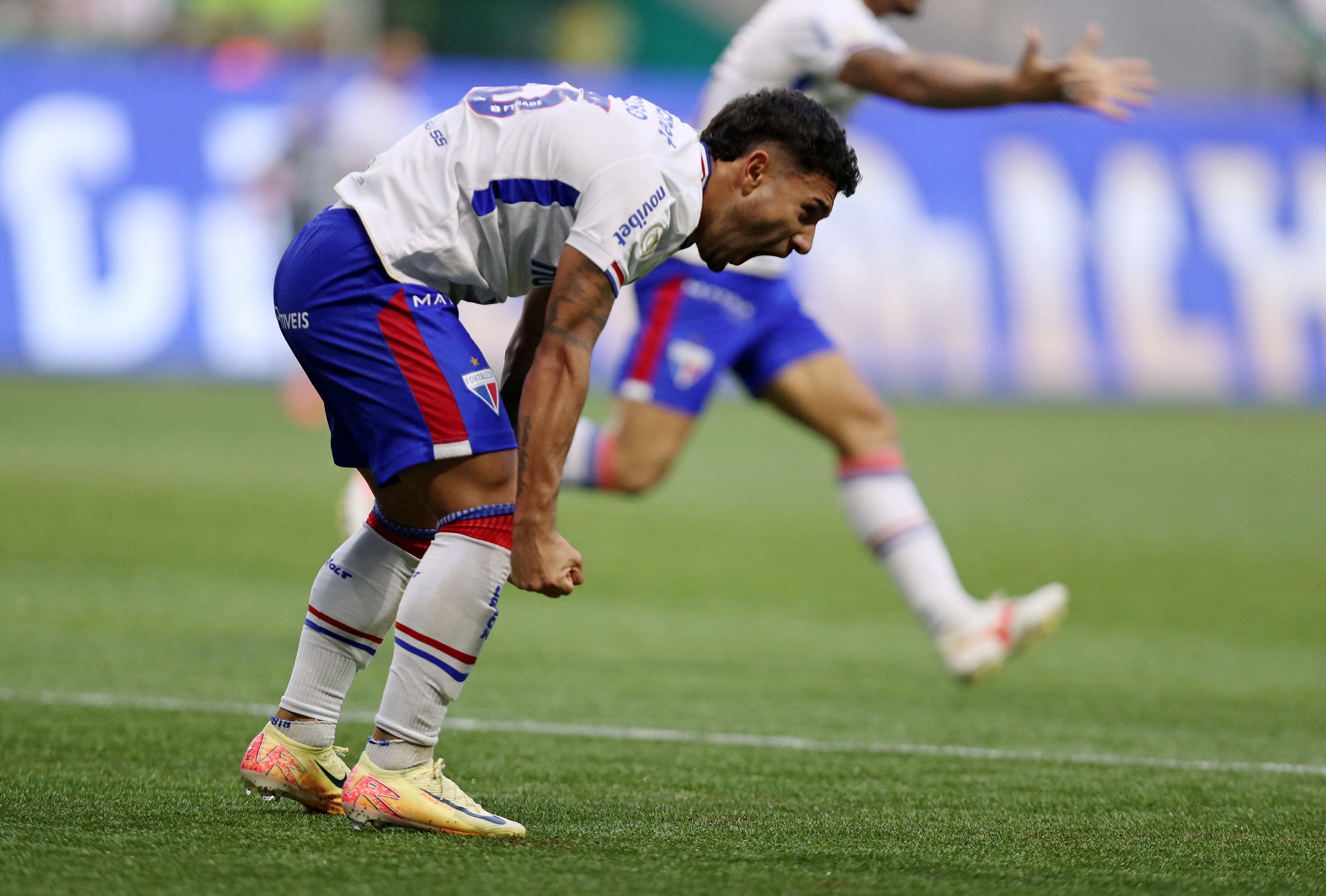 Eros Mancuso con la camiseta de Fortaleza (REUTERS/Carla Carniel)