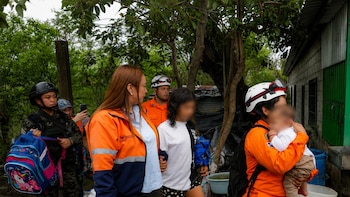 Ministerio de Educación extiende la suspensión de clases presenciales por 24 horas en todo El Salvador y confirma 115 niños evacuados