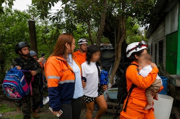 El Ministerio de Educación de El Salvador extendió por 24 horas la suspensión de clases presenciales en todo el país por las afectaciones de la depresión tropical Cristina. (Foto cortesía Protección Civil)