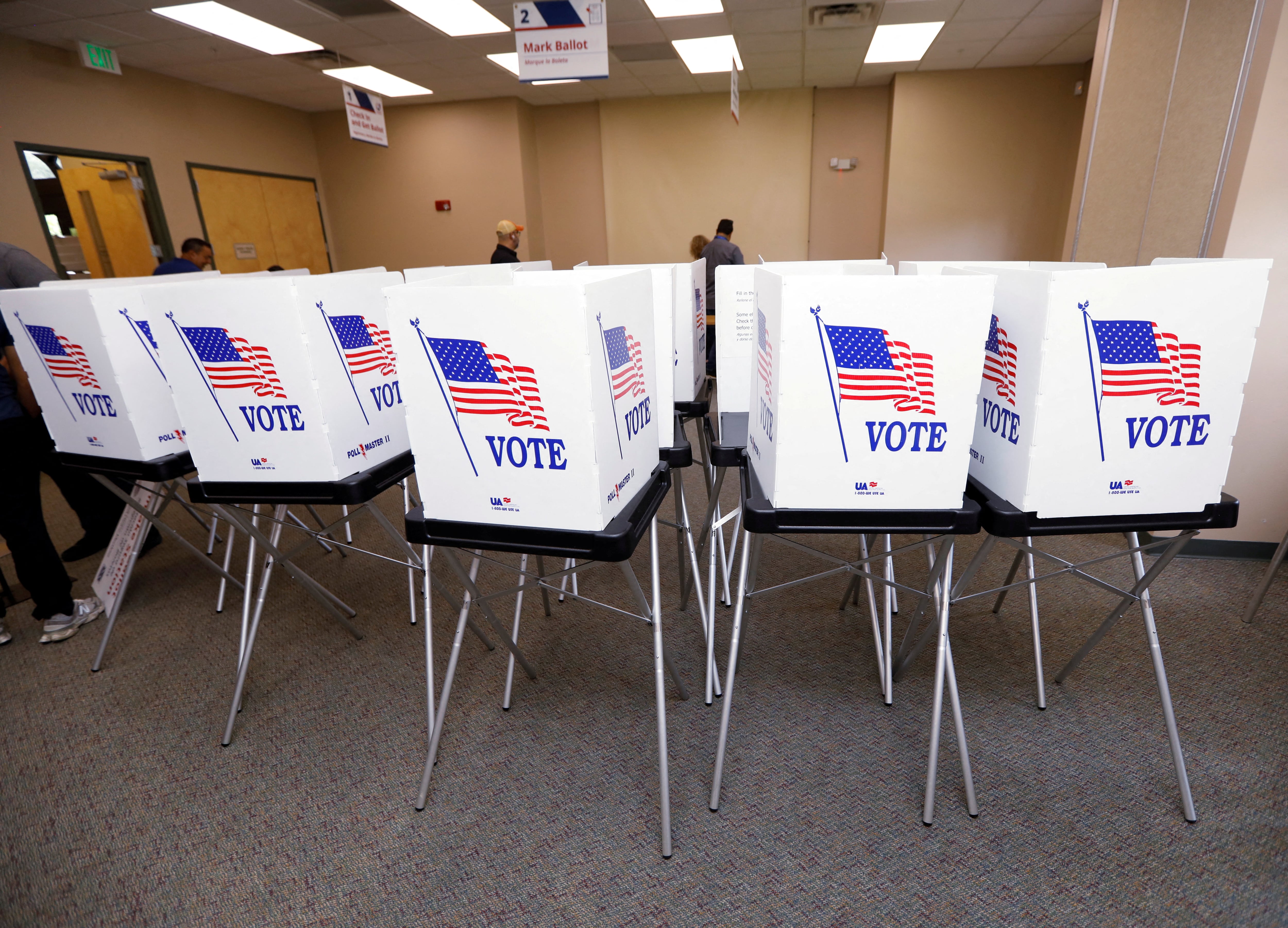 Los votantes de Florida deben presentar una identificación oficial vigente con fotografía y firma para sufragar en las elecciones (REUTERS/Octavio Jones)