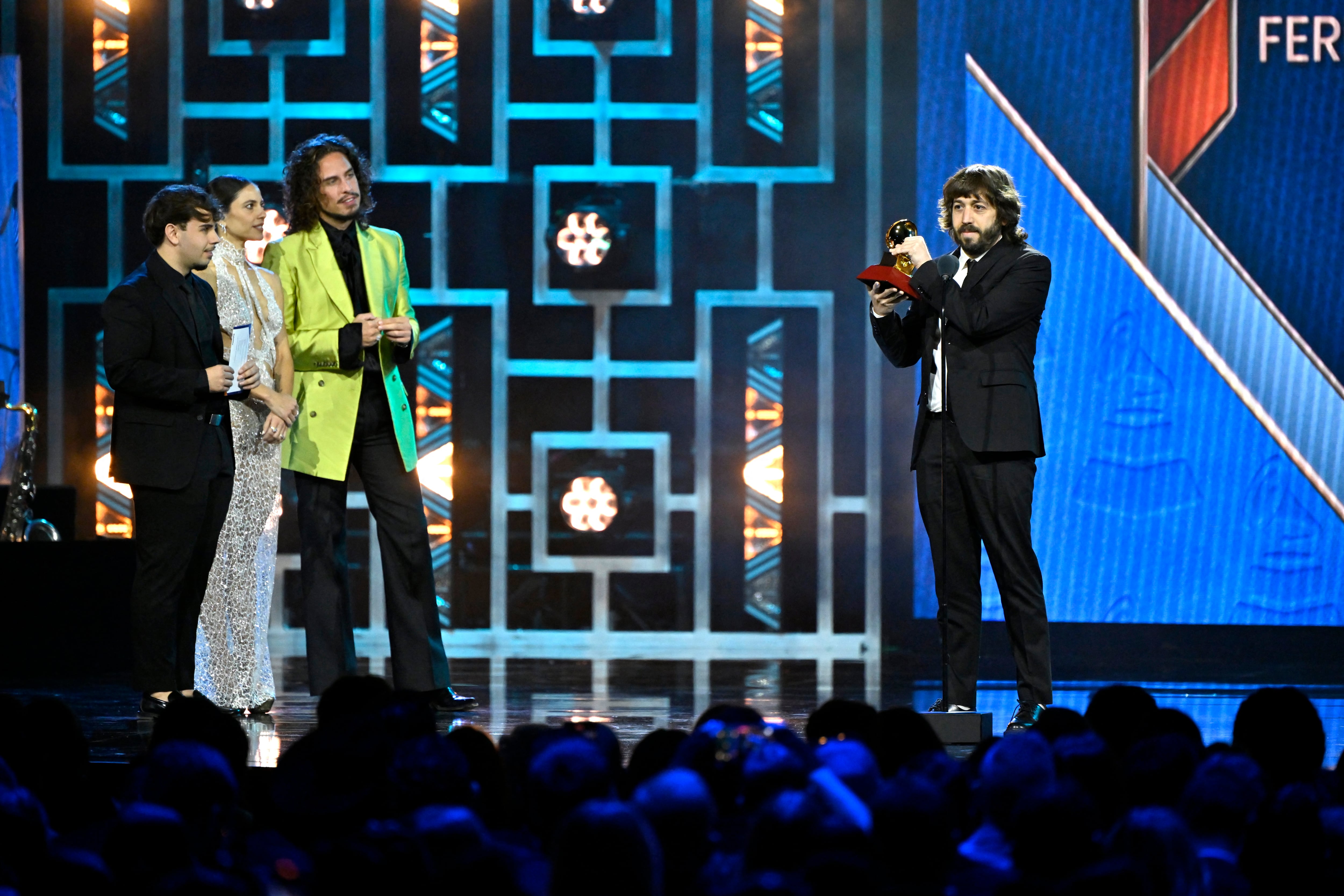 Martín Piroyansly en los Grammy recibiendo el premio por mejor videoclip (Photo by David Becker / GETTY IMAGES NORTH AMERICA / Getty Images via AFP)