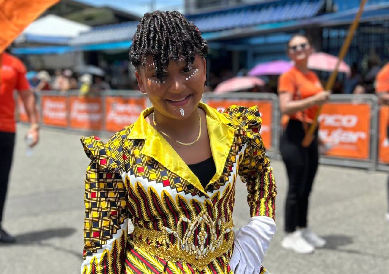 Cientos de personas se acercaron al centro de Limón para disfrutar del tradicional desfile afrocaribeño este 31 de agosto. Crédito: Banco Popular y de Desarrollo Comunal