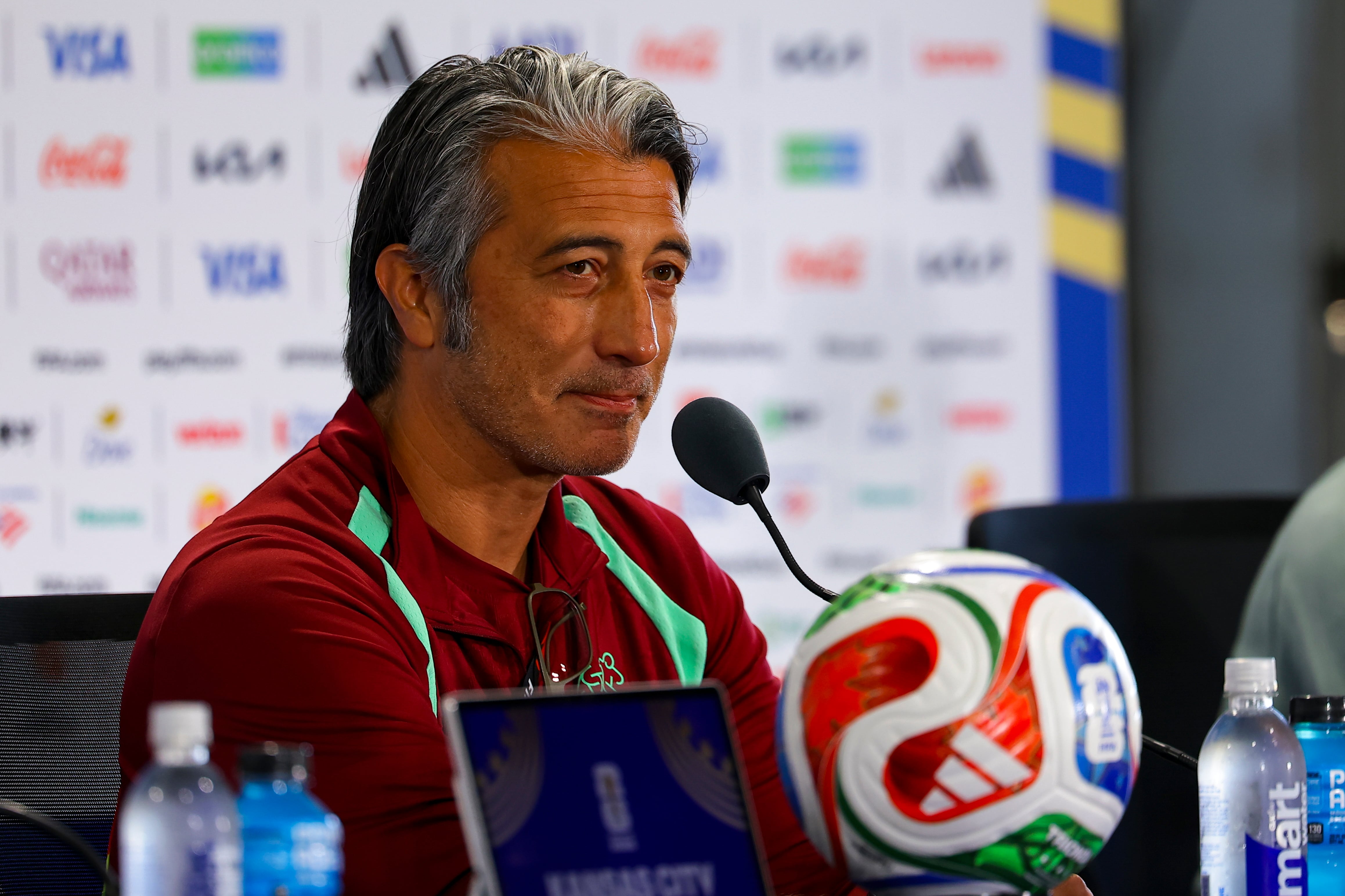 Christian Giménez analizó a Suiza antes del partido con Argentina a partir de su experiencia en el fútbol suizo y su relación con Murat Yakin (EFE/EPA/CHRISTOPHER NEUNDORF)