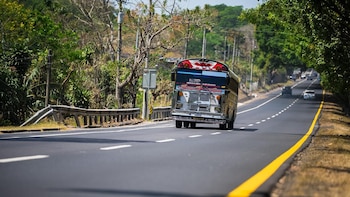 Crisis en el transporte: empresarios alertan por el alza de costos y piden diálogo con el Gobierno salvadoreño
