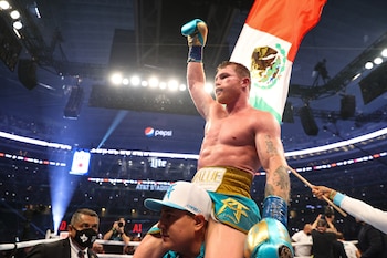 Contra Billy Joe Saunders, Canelo