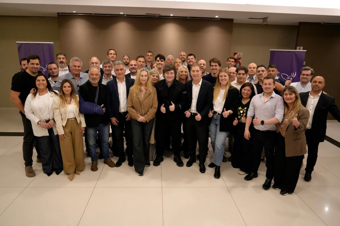 Diego Santilli y Sebastián Pareja junto a los hermanos Milei en la Sexta Sección Electoral