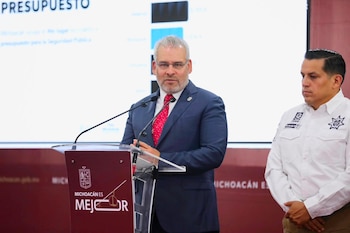 El gobernador de Michoacán, Alfredo Ramírez Bedolla durante su conferencia semanal, la mañana de este lunes. (Crédito: especial)