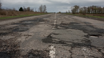 Rutas deterioradas agregan horas de viaje y elevan los costos del transporte de cargas