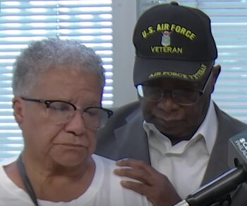 Los demandantes, padres del fallecido,