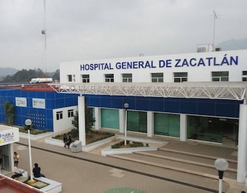 La joven fue trasladada de emergencia al Hospital General de Zacatlán. (Crédito: Google maps)