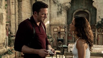 Alice Braga como Diana Cruz,