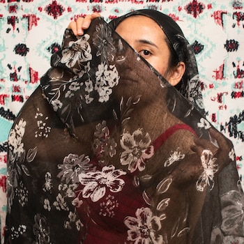 Maryam Akbari dejó a su