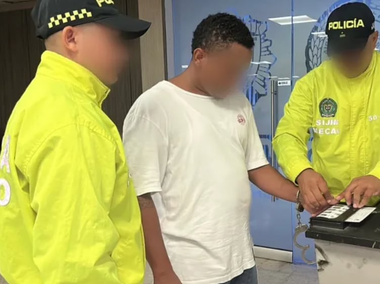 Un juez de control de garantías ordenó que el taxista Henry Acevedo quedara recluido en un centro carcelario por el caso de hurto agravado en Cartagena - crédito Policía Cartagena