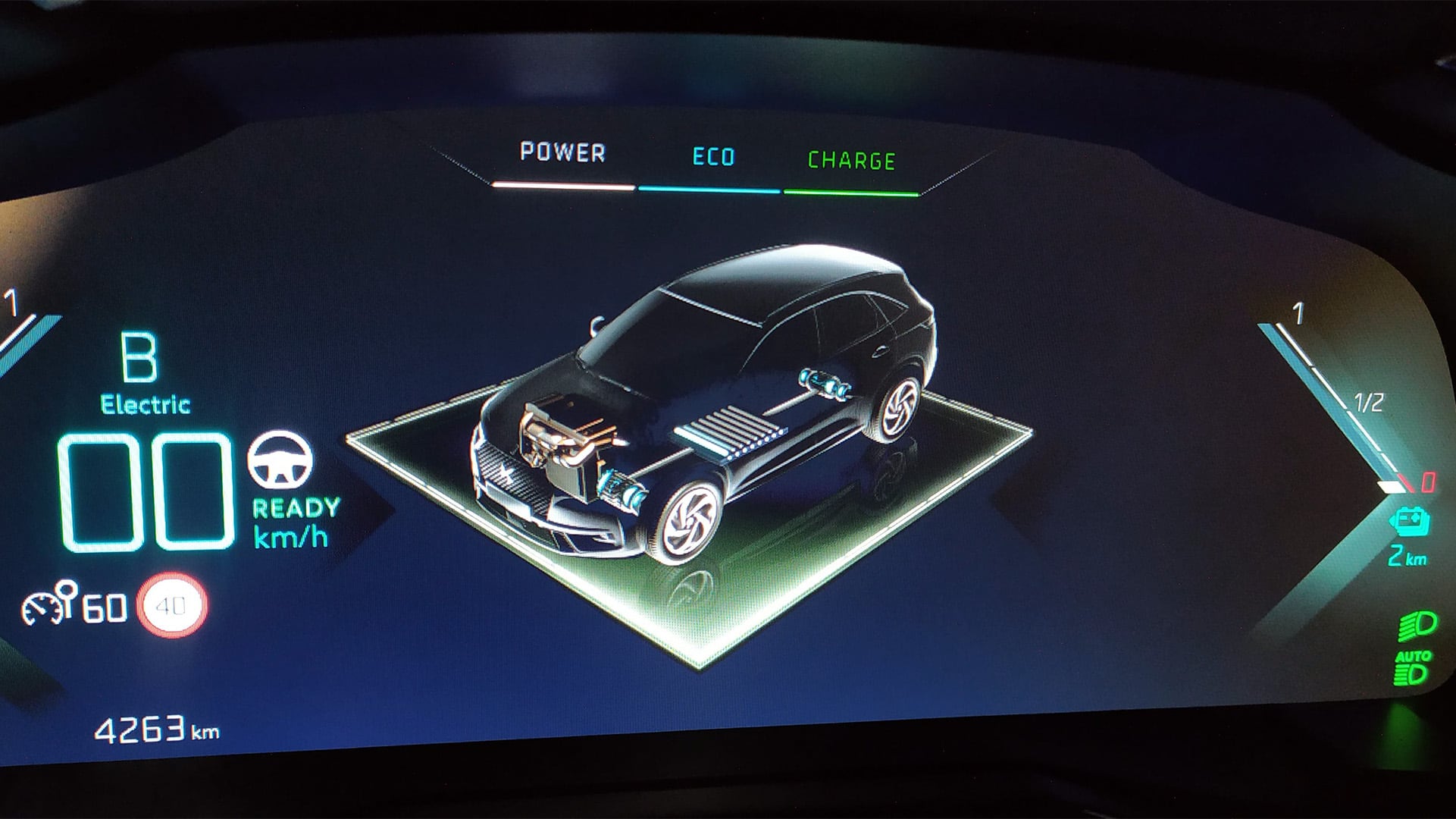 Los híbridos enchufables permiten salvar un porcentaje de electricidad para su uso exclusivamente eléctrico en ámbitos urbanos