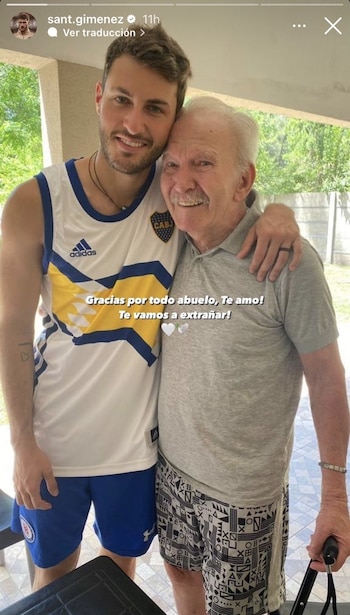 Santiago Giménez dedicó un par