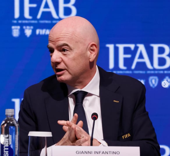 La FIFA decidió endurecer las sanciones para conductas que puedan considerarse ofensivas o discriminatorias - crédito @gianni_infantino / Instagram